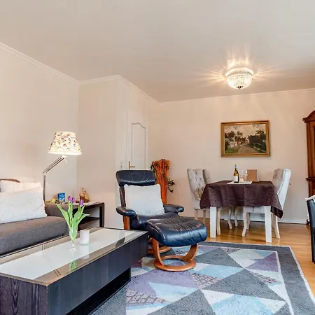 White House 1 * Alkersum