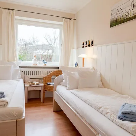 White House 1 * Alkersum