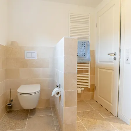 White House 1 Apartament Alkersum