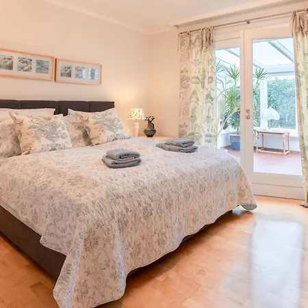 White House 1 Apartament *